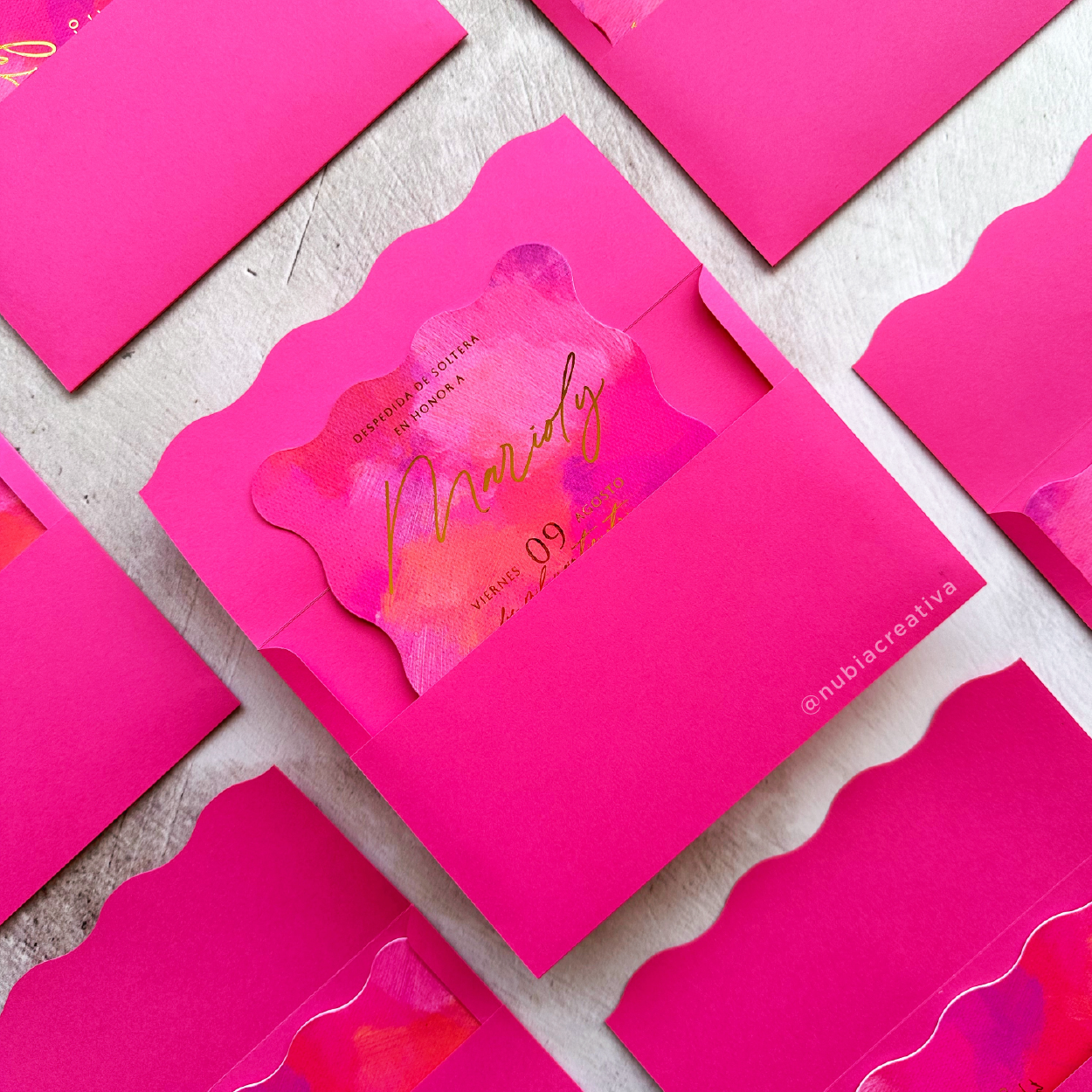 TEMPLATE Invitación Wavy